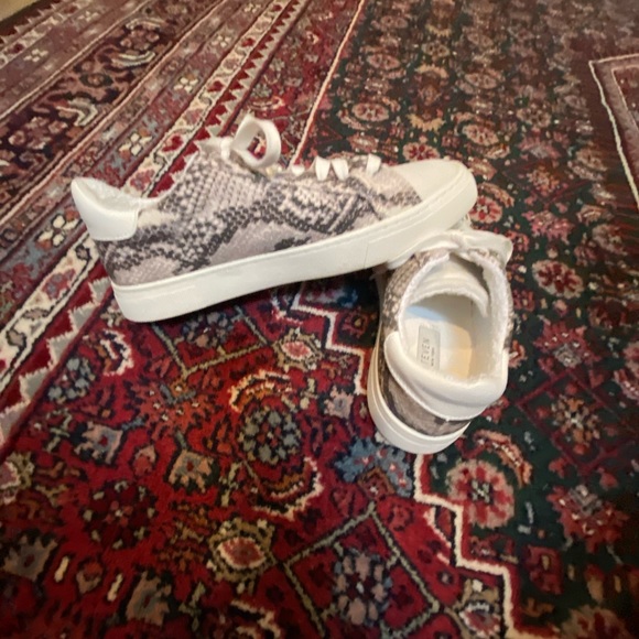 Steve Madden sneakers. Worn once. - Picture 10 of 12